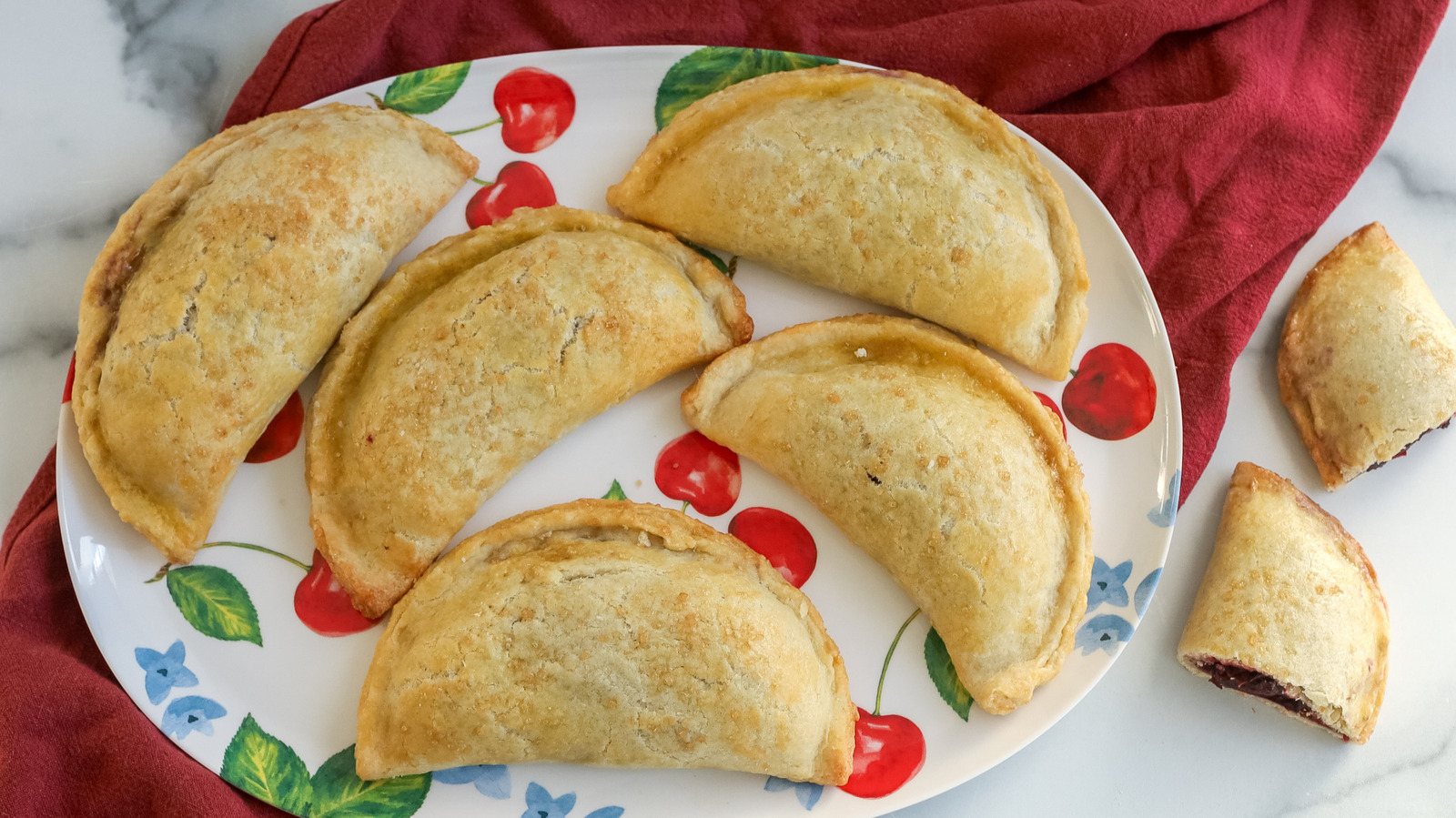 Recette douce et gluante d'empanadas à la tarte aux cerises