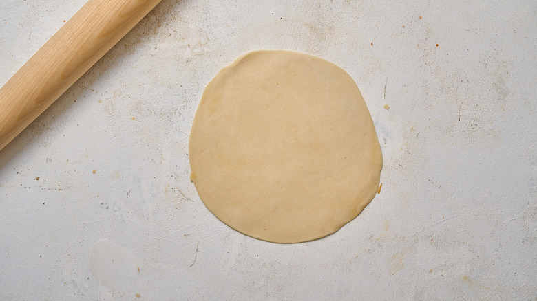 pâte roulante en cercle