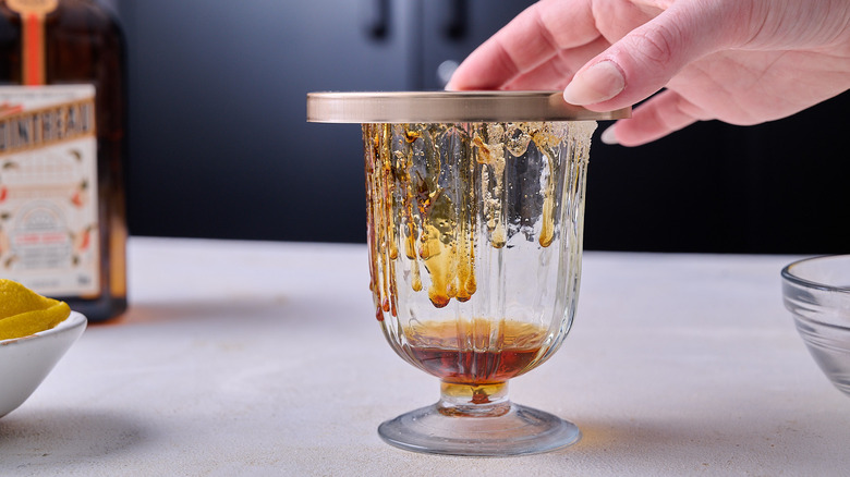 Extinction de flamme dans le verre