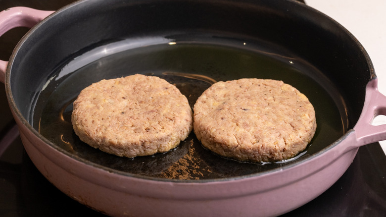 galettes de thon cuisine dans la casserole
