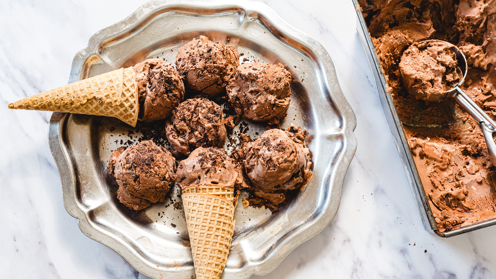 Besoin d'une gâterie congelée facile? Faire notre glace au chocolat veloutée à 3 ans