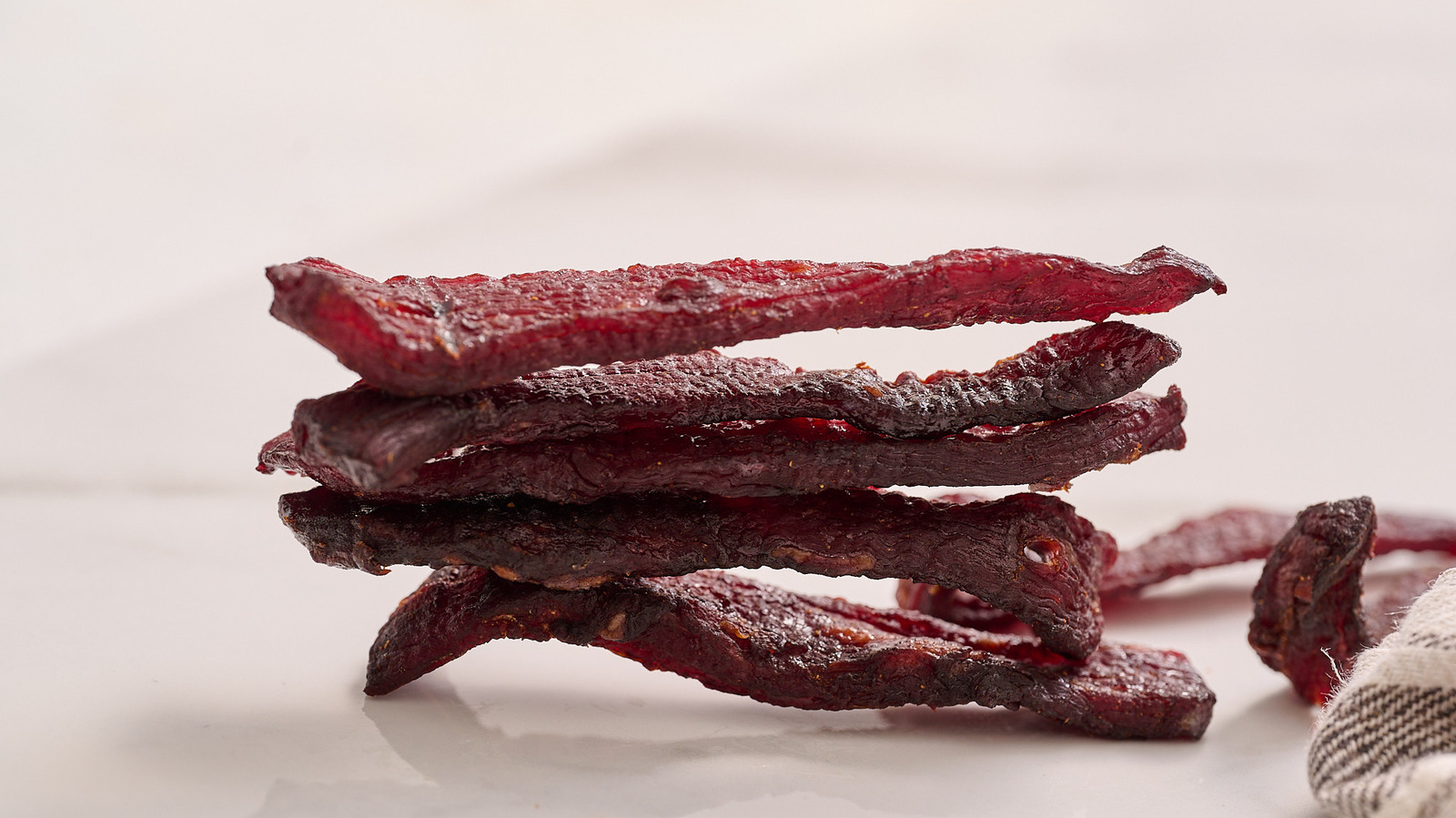 Préparez votre propre bœuf séché à la maison avec notre recette sucrée et épicée