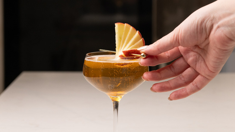 garniture cocktail de champagne aux pommes pétillantes